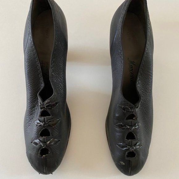 INSANELY INTERESTING VINTAGE BLACK PUMPS! Tiny Bows on front! Rare find! Sz. 7 - Picture 1 of 4